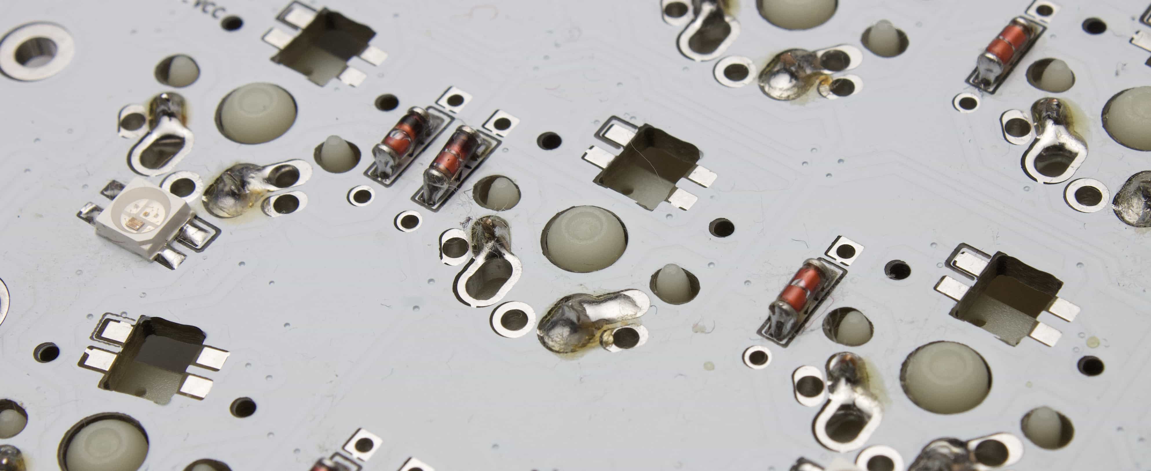 Переключатели запаяны в pcb